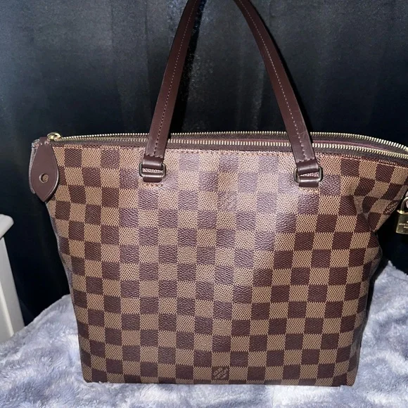Louis Vuitton Iena PM gently used - Picture 3 of 10